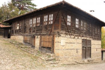 La primera escuela búlgara Daskalolivnitsata Elena
