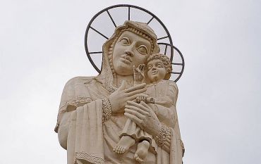 Monumento de la Virgen María, Haskovo