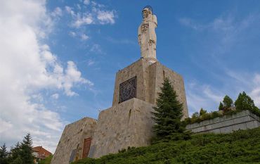 Monumento de la Virgen María, Haskovo