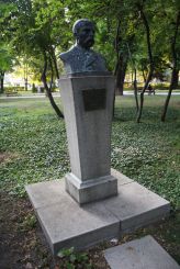 Monumento Dusho Hadzhidekovu, Plovdiv