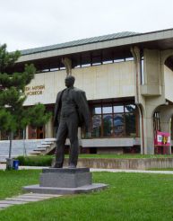 Monumento Yordan Yovkov Dobrich