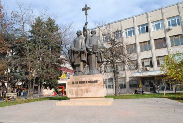Памятник Св. Кирилл и Мефодий, Добрич