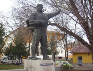 Памятник Стефану Карадже, Добрич