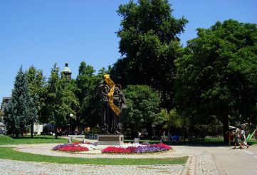 Monumento St .. Cirilo y Metodio, Pazardzhik