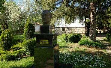 Monument to Todor Zhivkov, Pravets