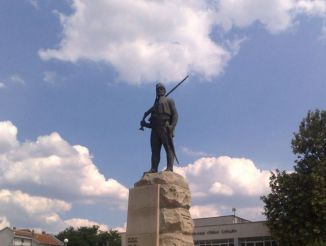 Monument Stafanu Karaj, Stefan-Karadzhovo