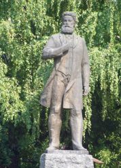 Monument Engel Kanchev, Tryavna