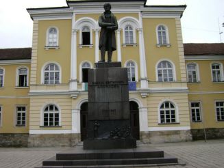 Denkmal für V. Aprilov Gabrovo