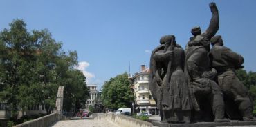 Sculpture Aprilci, Gabrovo