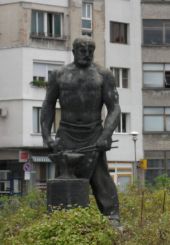 Monumento-Racho Kovacs, Gabrovo