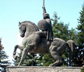 Monument to Krakra Pernik, Pernik