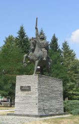 Monument to Krakra Pernik, Pernik