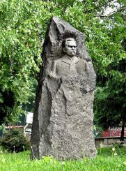 Monument Stoyan Michailowski, Elena