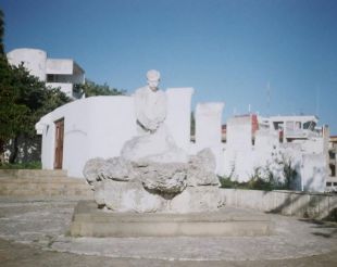 Памятник поэту Пейо Яворову, Поморие