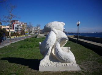 Статуя Дельфины, Поморие