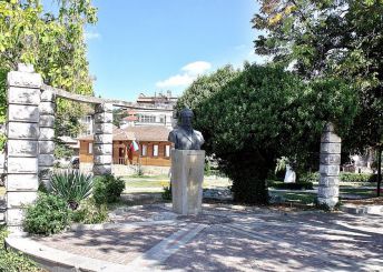Monument Georgi Moschus, Malko Tarnovo