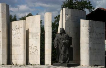 Monument of Paisii Hilendarski, Bansko