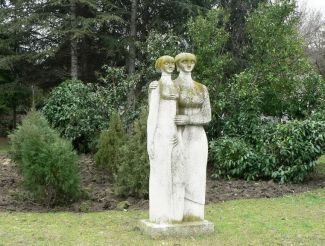 Monument Asparuhovo girls, Varna