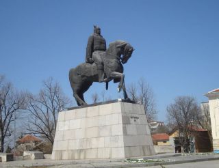 Памятник Хан Аспарух, Исперих