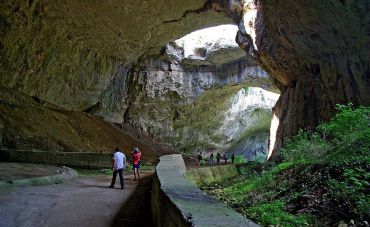 Devetakskaya Cueva