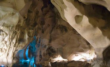 Cueva Orlova Chuka