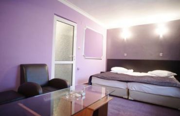 Double Room with Free Parking
