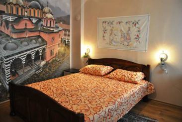 Standard Double Room with Shared Bathroom