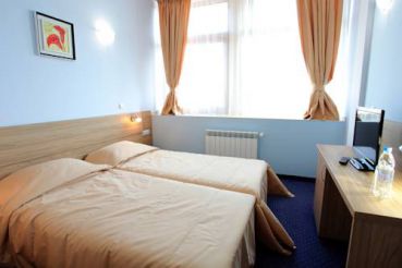 Deluxe Double Room with Free Parking (2 Adults + 1 Child)