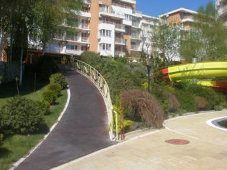 Apartment with Pool View 